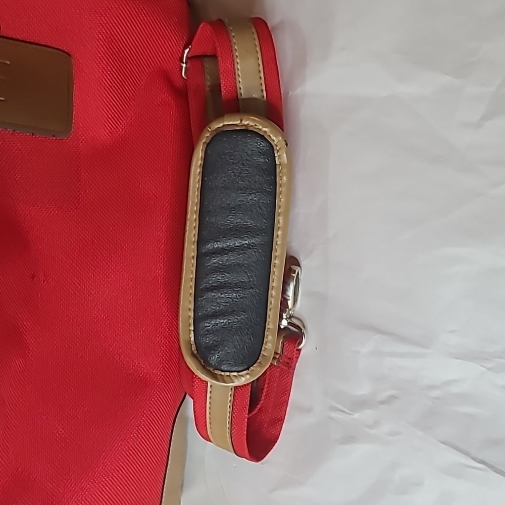 Diane von Furstenberg travel bag. - Picture 3 of 11